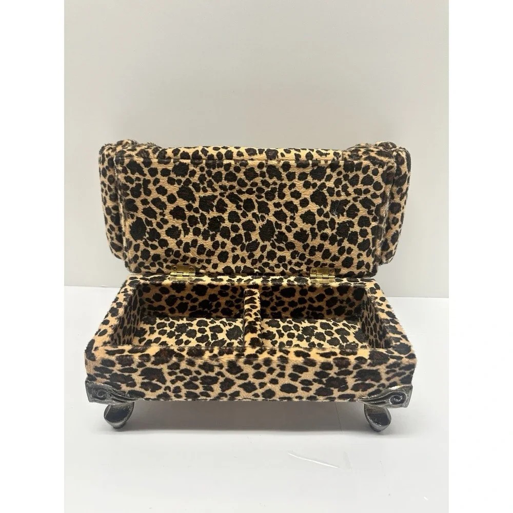 The Unbranded Brand vintage leopard